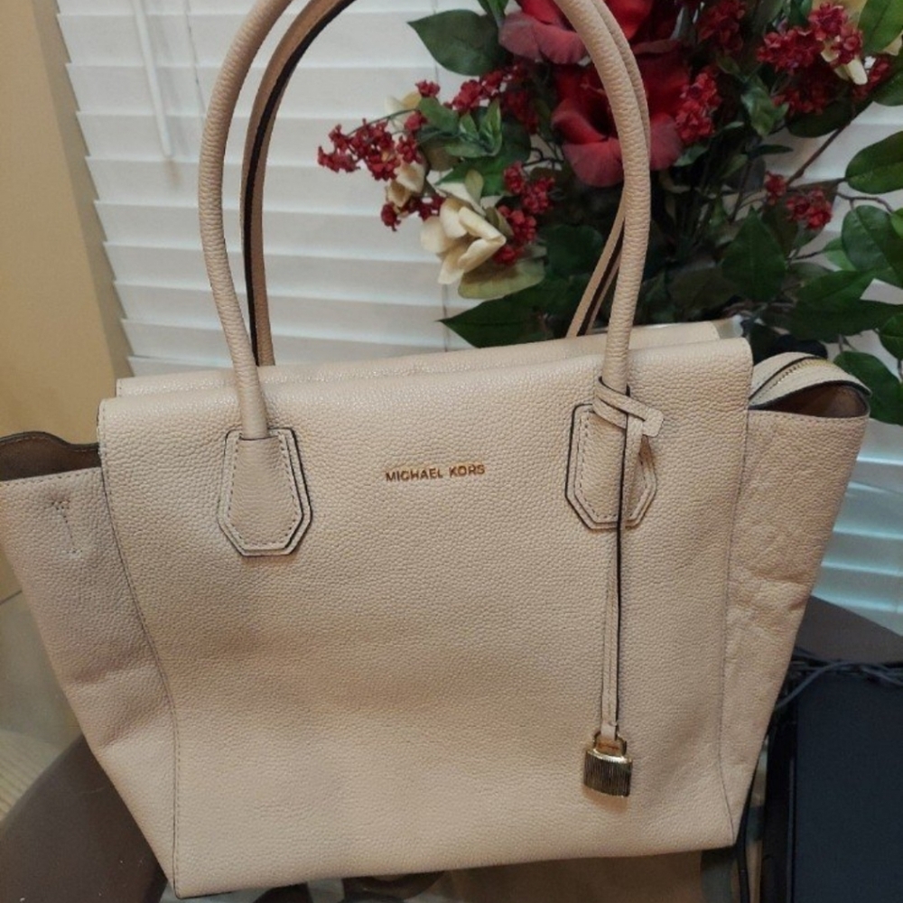 NWT! Michael Kors oyster Color Tote Bag Purse Crossbody FIRM PRICE